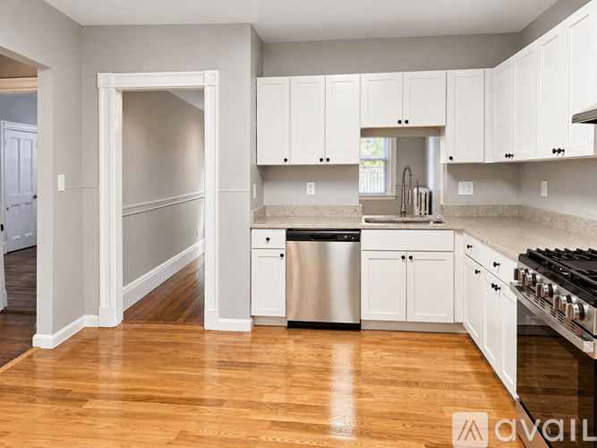 Brookline Apartment: 11 Park St