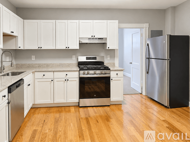 Brookline Apartment: 11 Park St