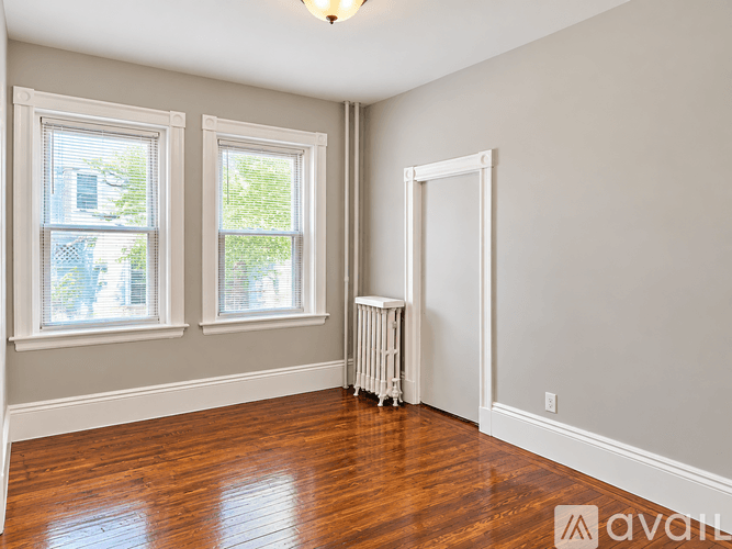 Brookline Apartment: 11 Park St