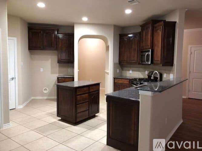 Arlington House: 1507 Deer Crossing Dr