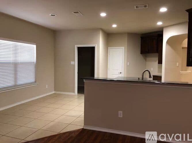 Arlington House: 1507 Deer Crossing Dr