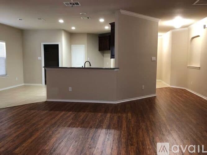 Arlington House: 1507 Deer Crossing Dr