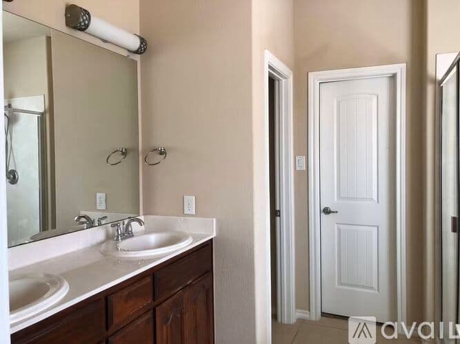Arlington House: 1507 Deer Crossing Dr