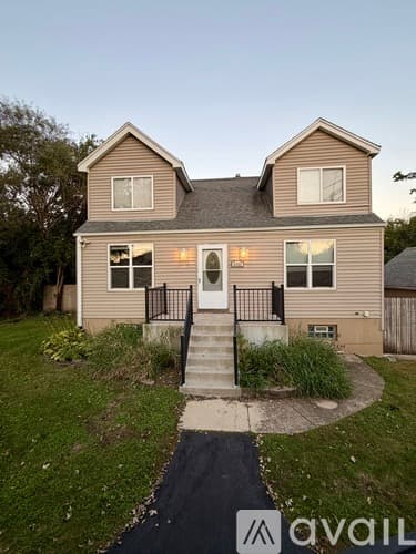 Lisle House: 4331 Yender Ave