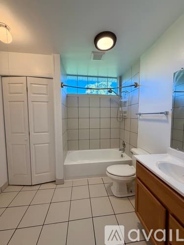 Lisle House: 4331 Yender Ave