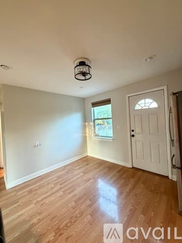 Lisle House: 4331 Yender Ave