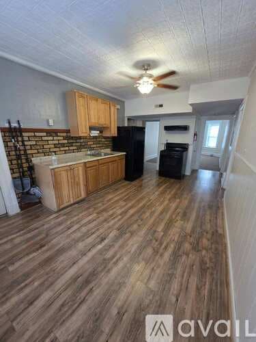 Holyoke Apartment: 649 South Summer Street