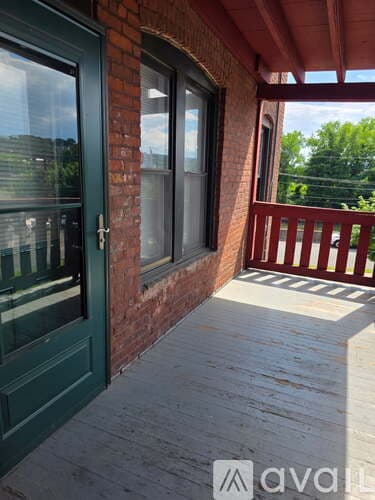 Holyoke Apartment: 649 South Summer Street