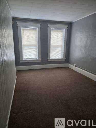 Holyoke Apartment: 649 South Summer Street