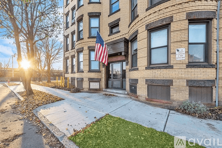 Holyoke Apartment: 649 South Summer Street