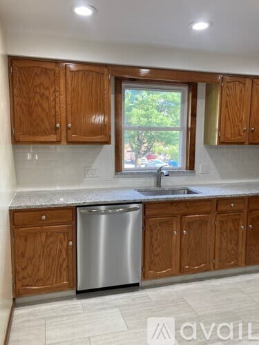Northford Condo: 30 Mansfield Dr