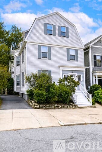 Providence Apartment: 109 Bowen St