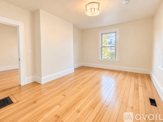 Providence Apartment: 109 Bowen St
