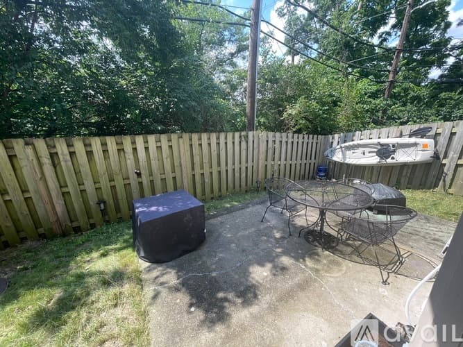 Lexington Townhome: 3175 Kirklevington Dr
