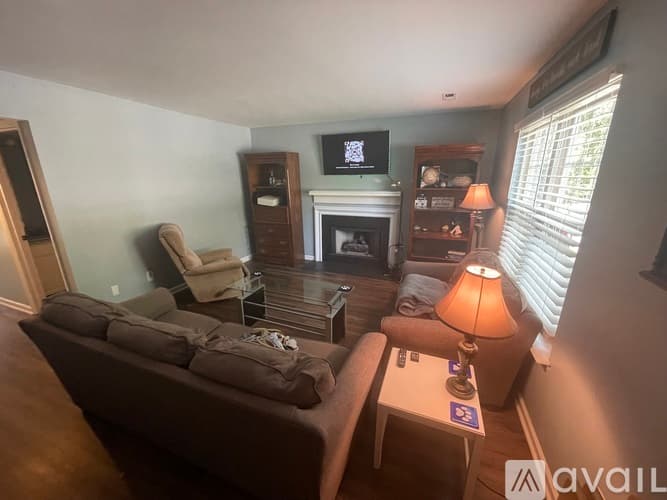 Lexington Townhome: 3175 Kirklevington Dr