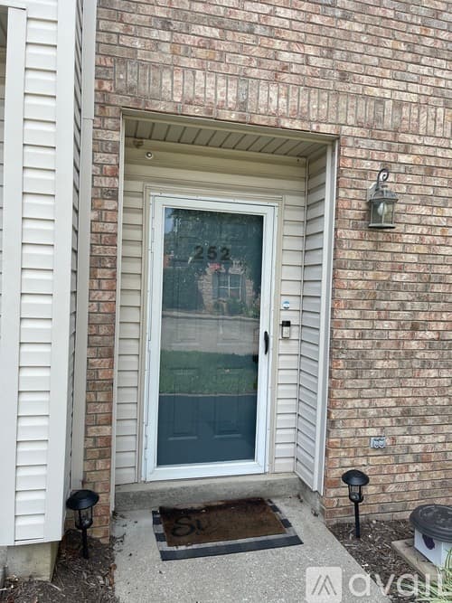 Lexington Townhome: 3175 Kirklevington Dr