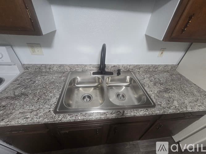 Coventry Apartment: 278 Cross St