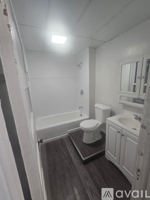 Coventry Apartment: 278 Cross St