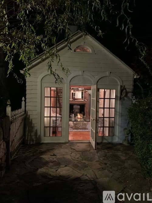 Stamford House: 1709 Newfield Avenue