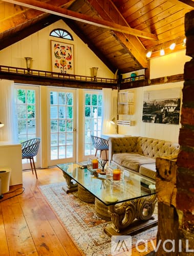Stamford House: 1709 Newfield Avenue