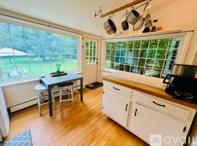 Stamford House: 1709 Newfield Avenue