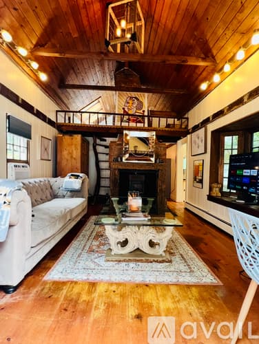 Stamford House: 1709 Newfield Avenue