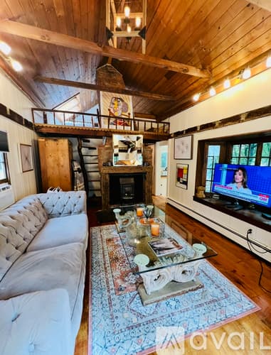 Stamford House: 1709 Newfield Avenue