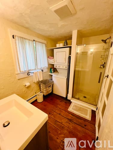Stamford House: 1709 Newfield Avenue