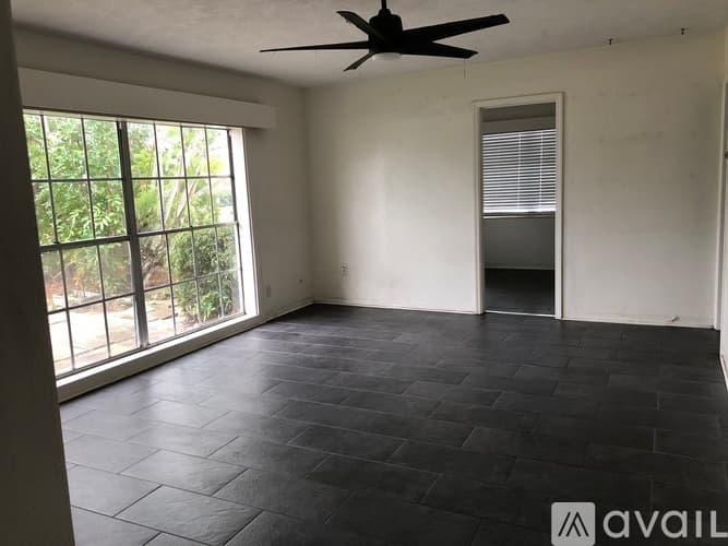Bradenton House: 4416 58th Street West