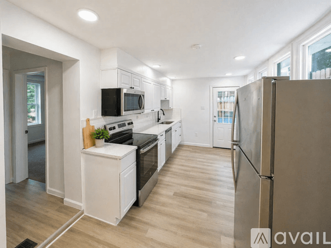 St. Louis House: 4266 Washington St