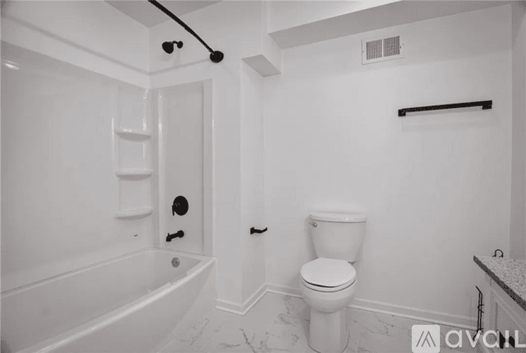 Oakmont House: 635 Valley St