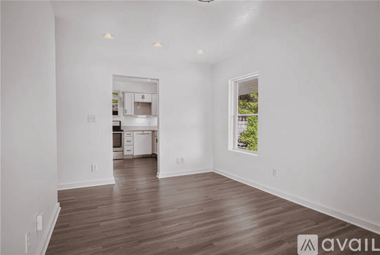 Oakmont House: 635 Valley St