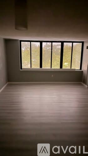 Hartford Apartment: 100 Wells St