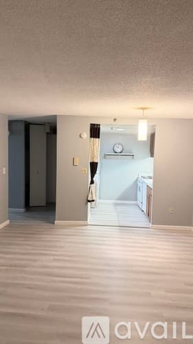 Hartford Apartment: 100 Wells St