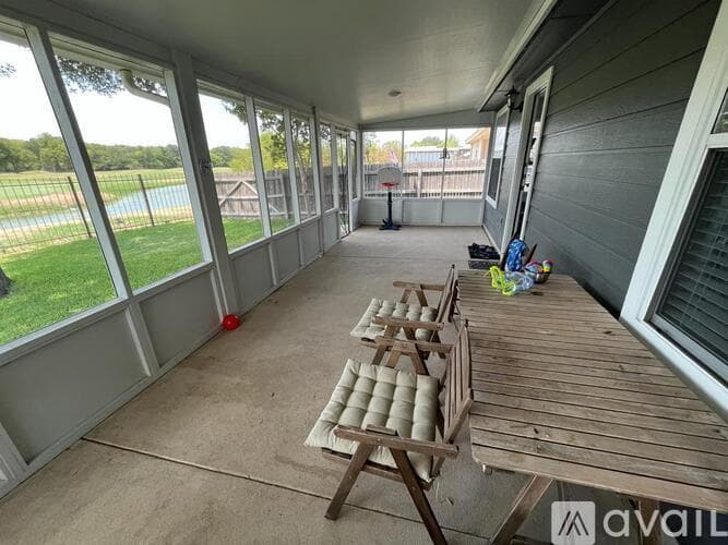 Selma House: 15011 Cog Hill