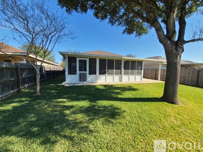 Selma House: 15011 Cog Hill