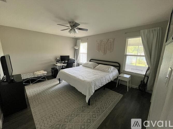 Selma House: 15011 Cog Hill