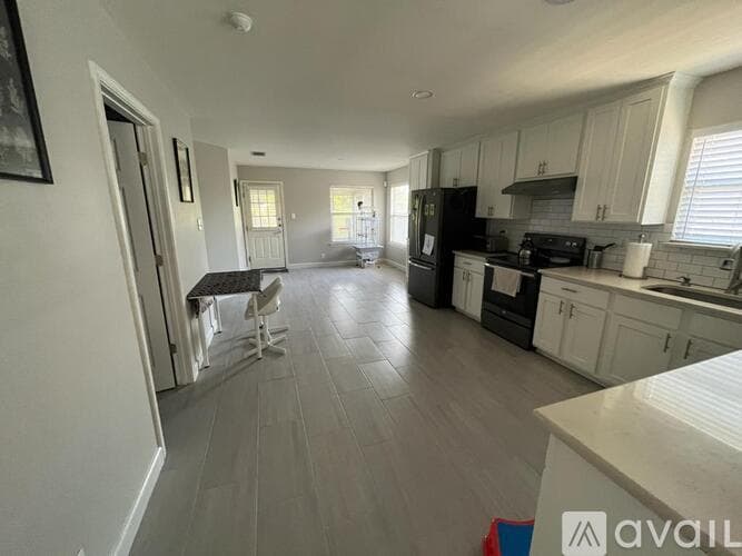 Selma House: 15011 Cog Hill
