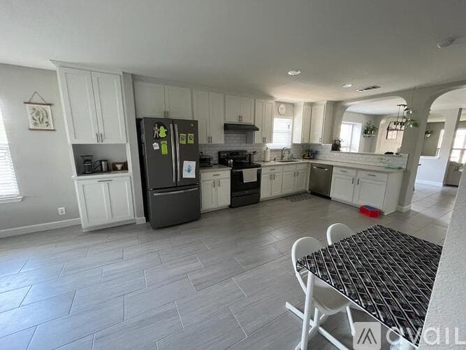 Selma House: 15011 Cog Hill