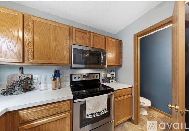 Apple Valley Townhome: 15549 Flyboat Lane