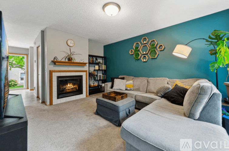 Apple Valley Townhome: 15549 Flyboat Lane