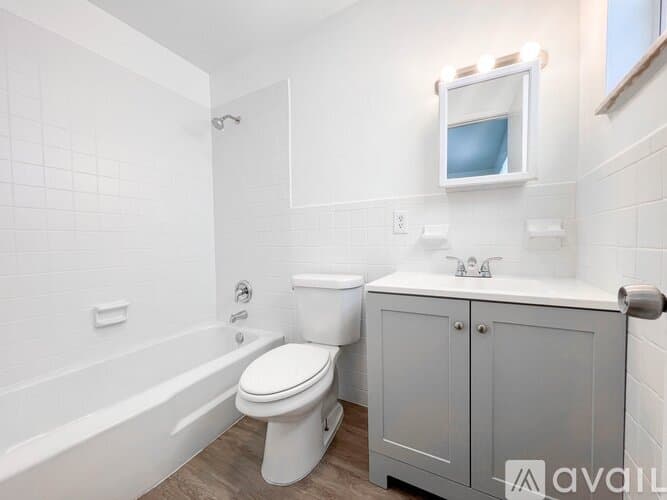 Lantana Apartment: 1100 S Broadway