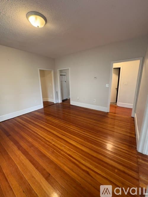 Winthrop Apartment: 195 Winthrop St