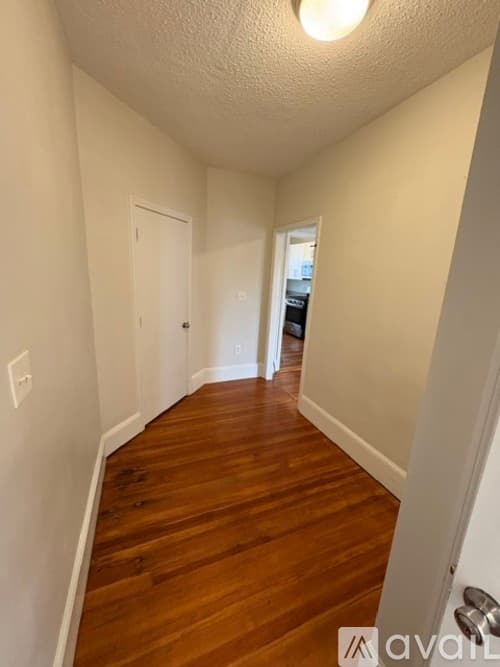 Winthrop Apartment: 195 Winthrop St