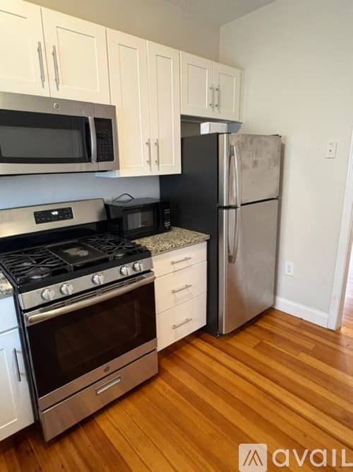 Winthrop Apartment: 195 Winthrop St