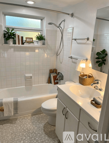 Oakland Park Apartment: 4440 Northeast 1st Terrace