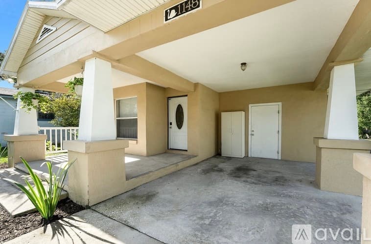 Lakeland House: 1148 Ruby St