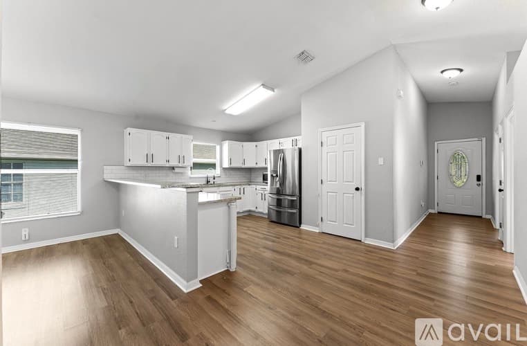 Lakeland House: 1148 Ruby St