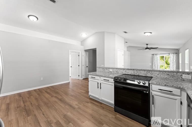Lakeland House: 1148 Ruby St