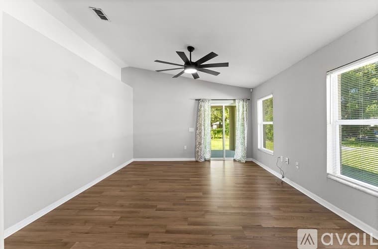 Lakeland House: 1148 Ruby St